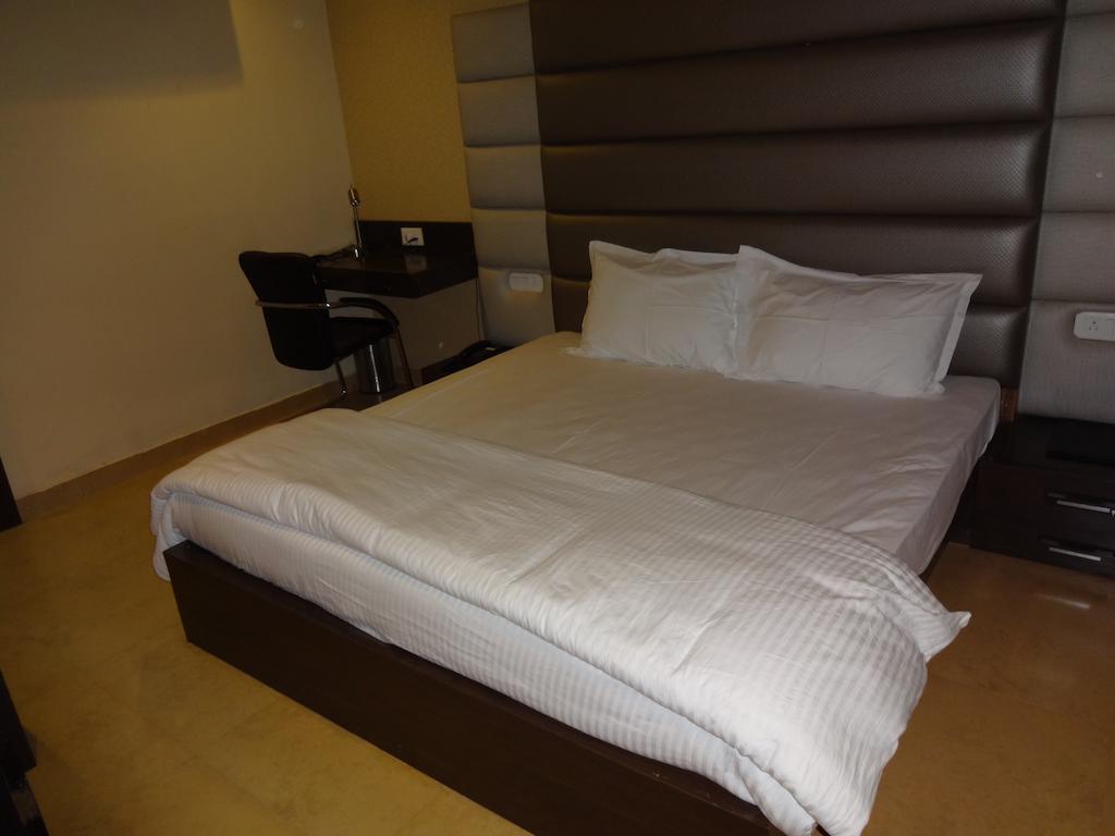 Hardik Resort โอร์ชชา ภายนอก รูปภาพ