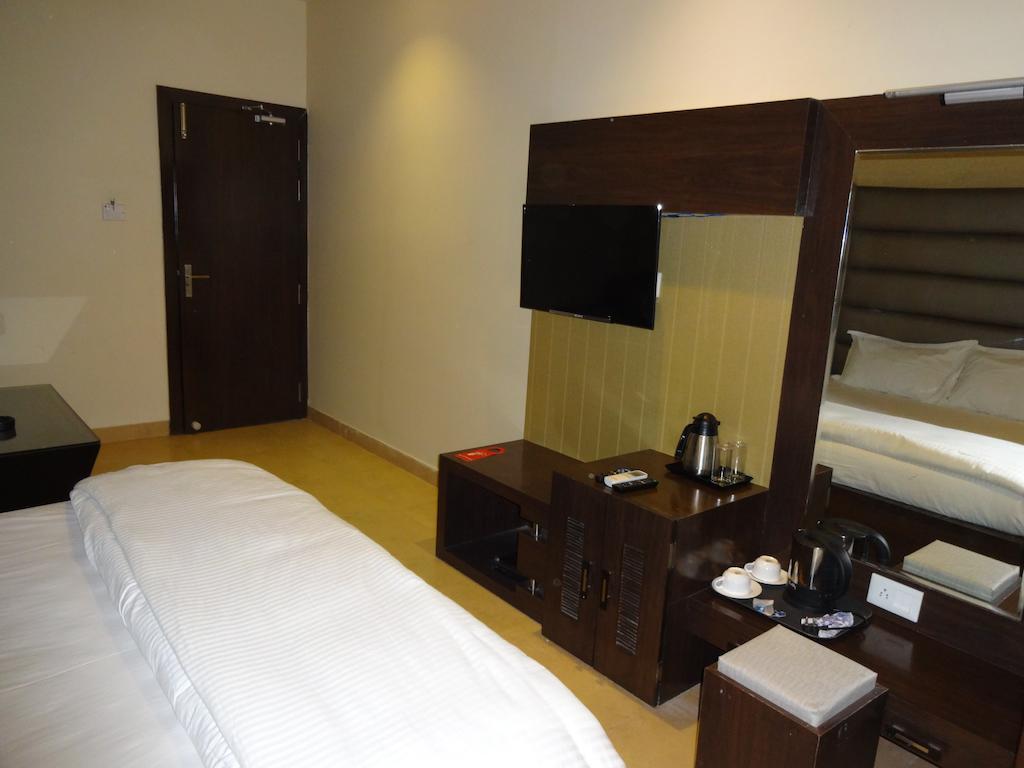 Hardik Resort โอร์ชชา ภายนอก รูปภาพ