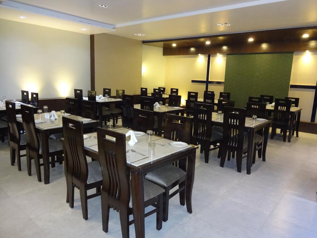 Hardik Resort โอร์ชชา ภายนอก รูปภาพ