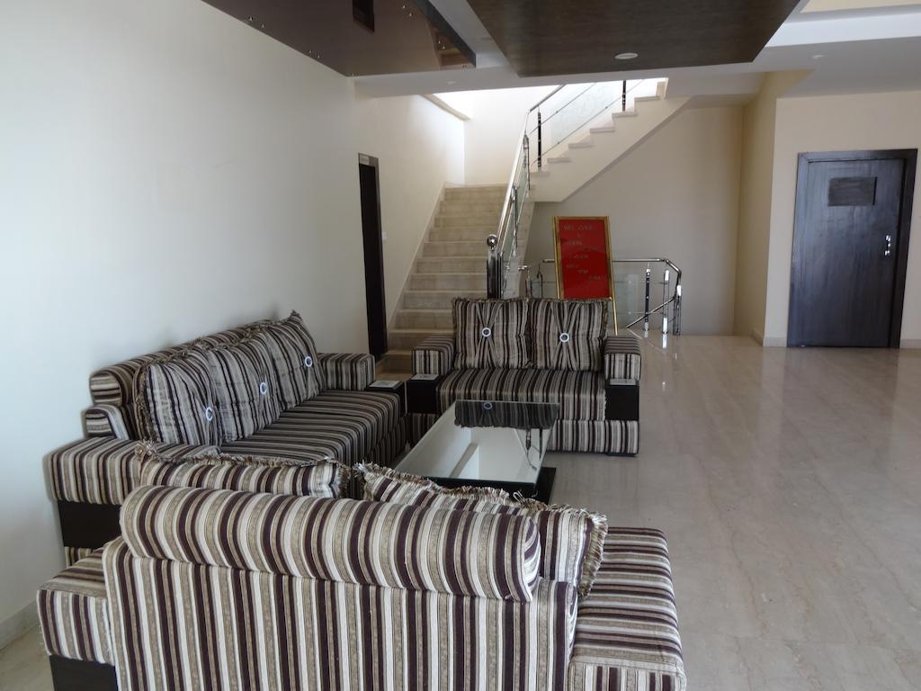 Hardik Resort โอร์ชชา ภายนอก รูปภาพ