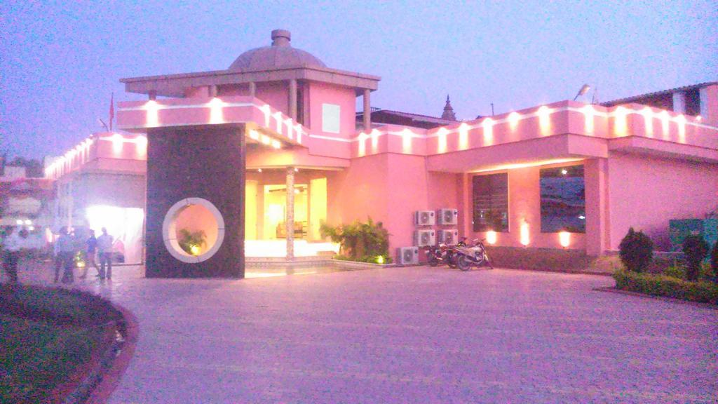 Hardik Resort โอร์ชชา ภายนอก รูปภาพ